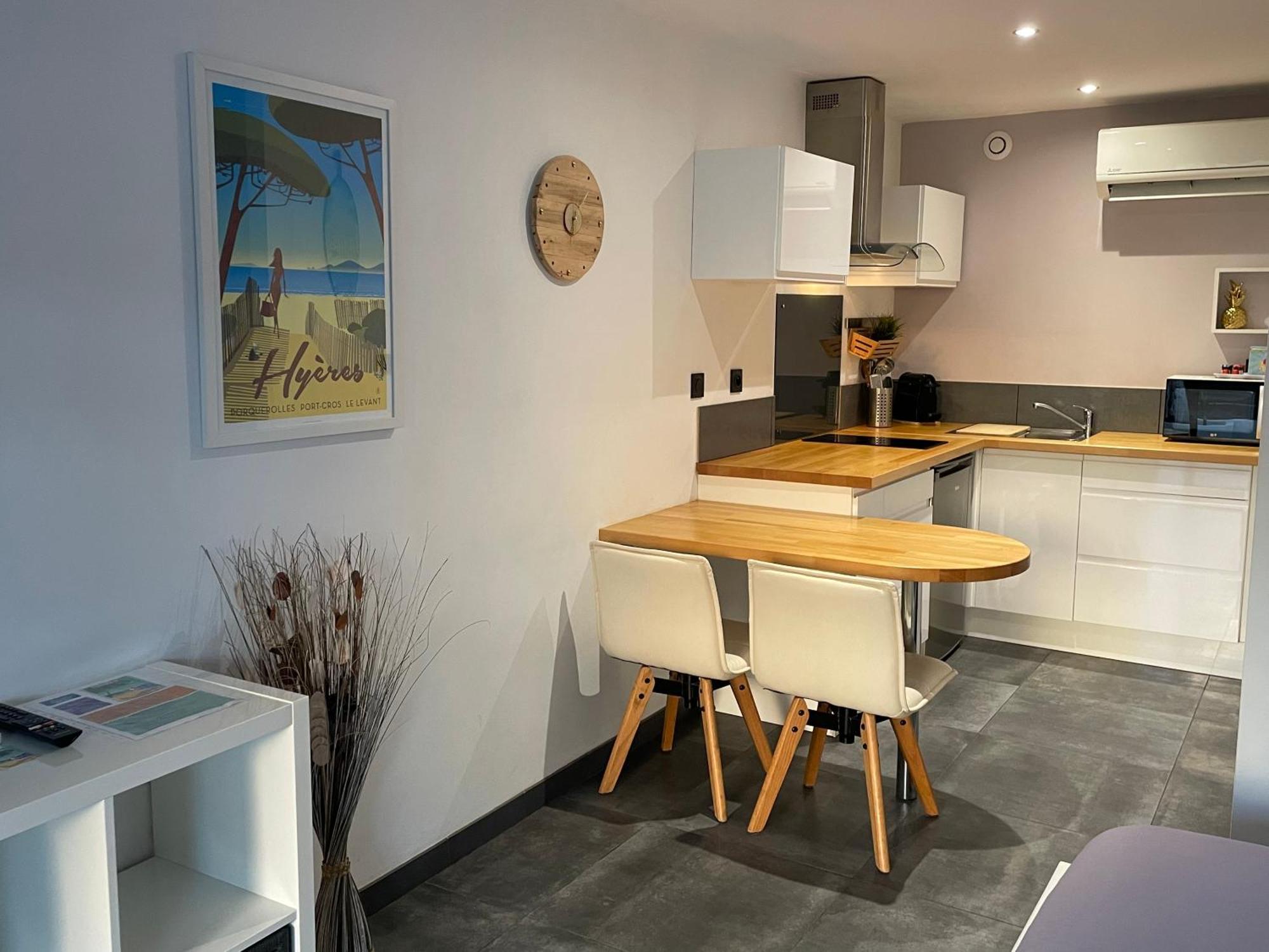 Plage A 400 M Studio Tout Confort Terrasse Clim Parking 히에레 외부 사진